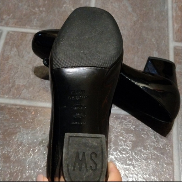Stuart Weitzman Black patent leather block heel mary Jane size 6. - Picture 2 of 7